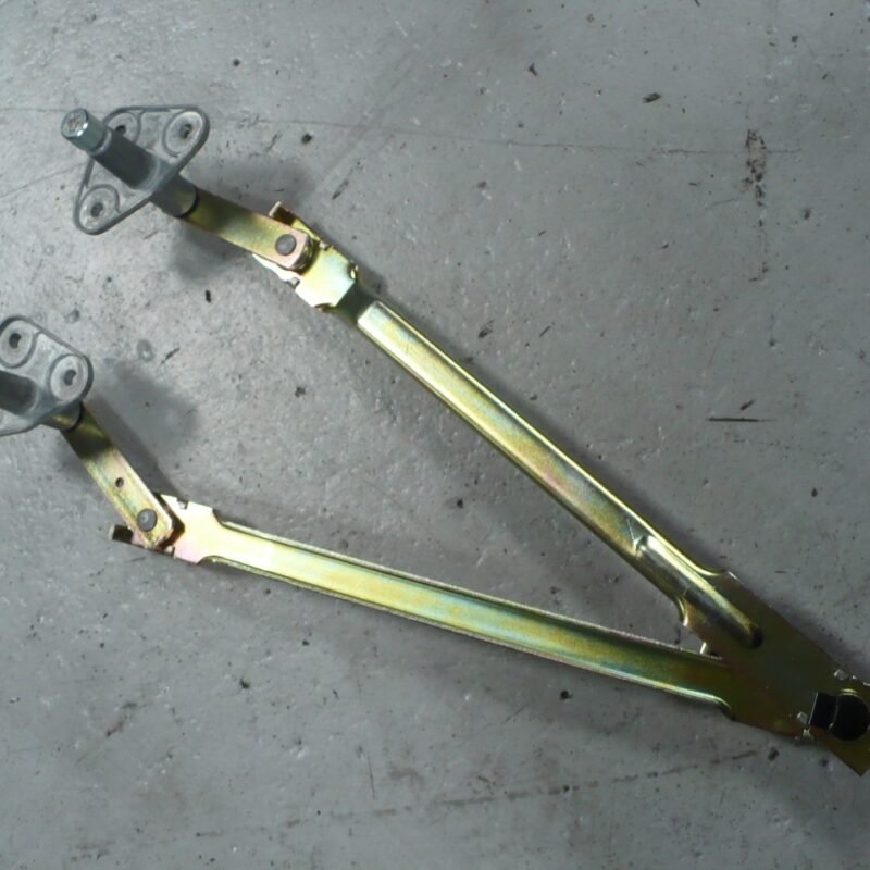 Mustang 67-68 RHD Wiper Motor Transmission Arms